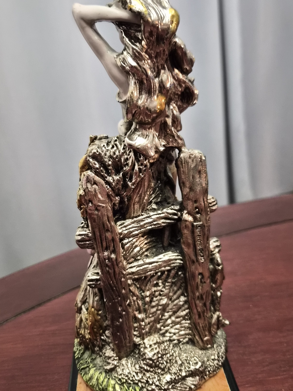 Signed Victor 9 inches tall, Lady Figurine Sculpture Silver Gold Tone, Vintage - Picture 10 of 15